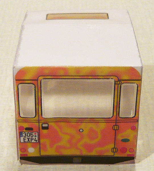 Vystřižená a slepená kastle - zadek